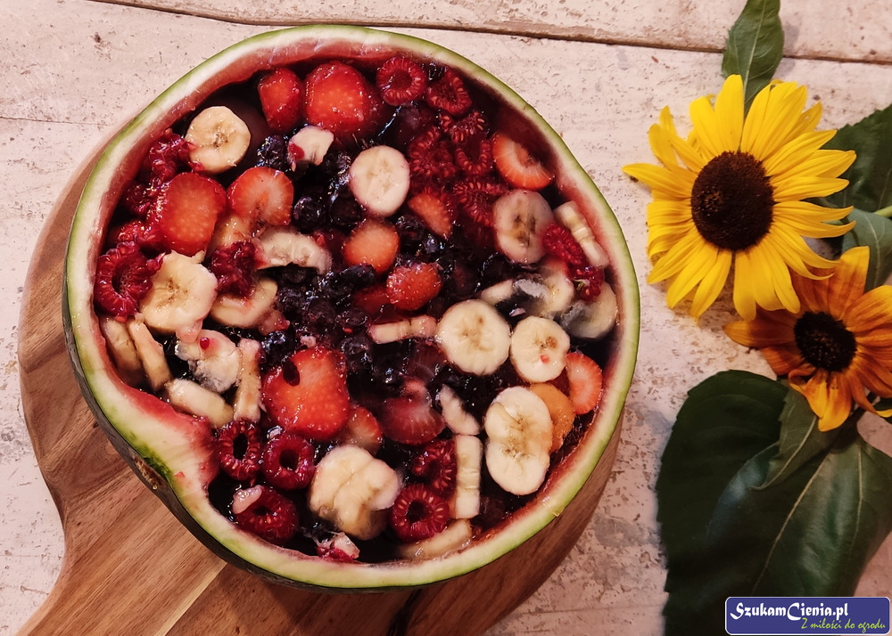 arbuz z owocową galaretką