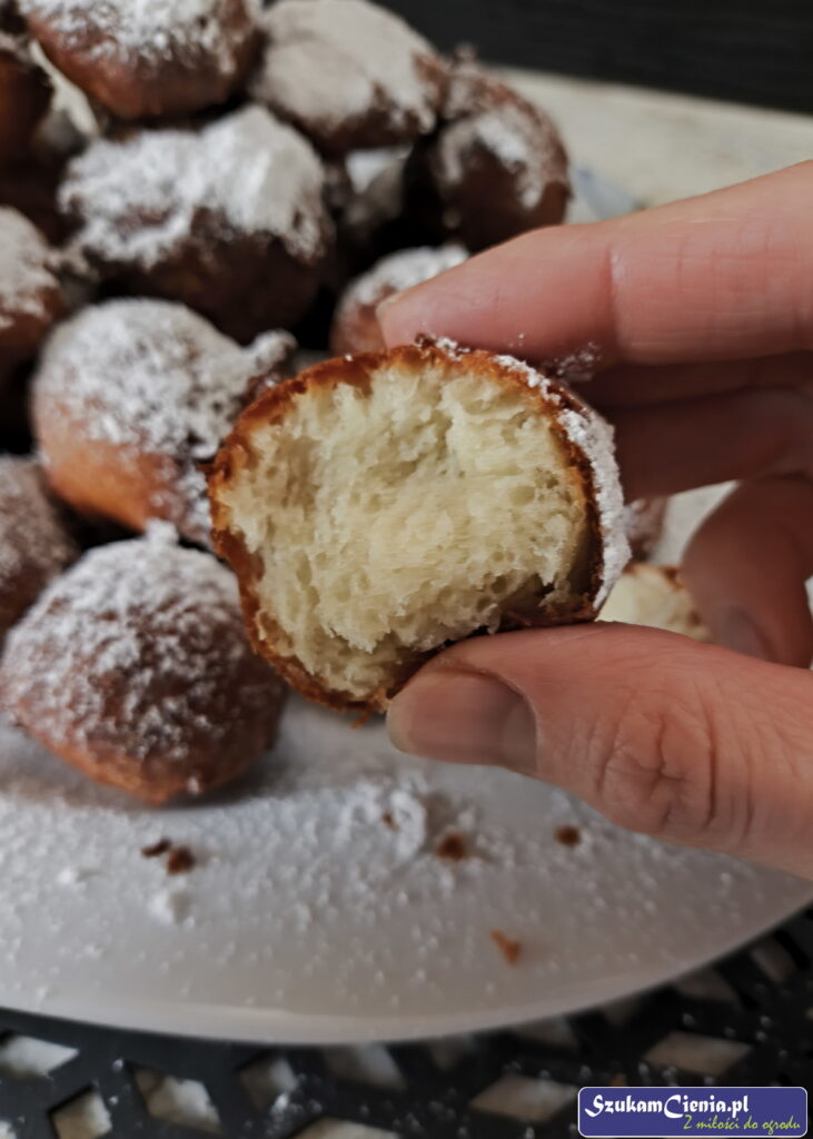 połowa mini pączka