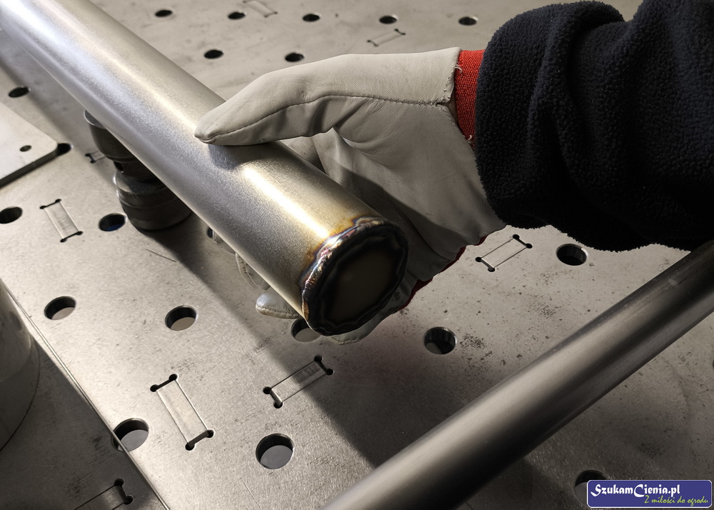 przyspawana górna część kranu