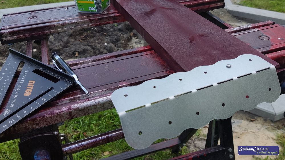 przykręcanie narożniku