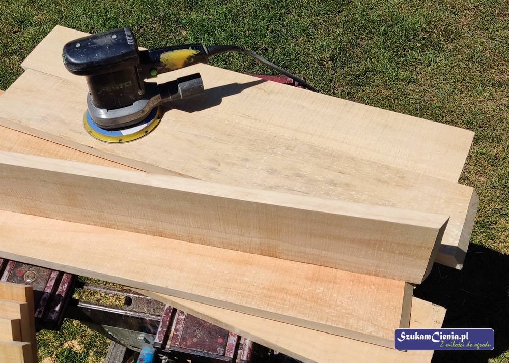 szlifowane deski na grządkę