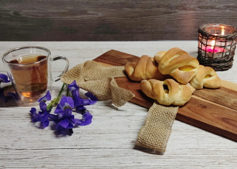 Rogaliki z nadzieniem brzoskwiniowo-czekoladowym