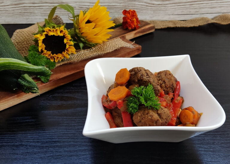 Klopsiki wołowe z warzywami – Smakowita i zdrowa propozycja na obiad