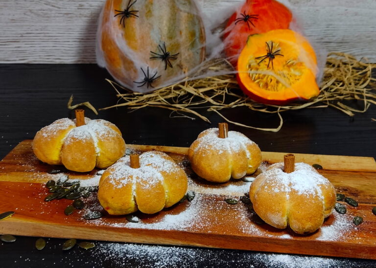 Dyniowe babeczki z dżemem: Przepis na jesienne spotkania.
