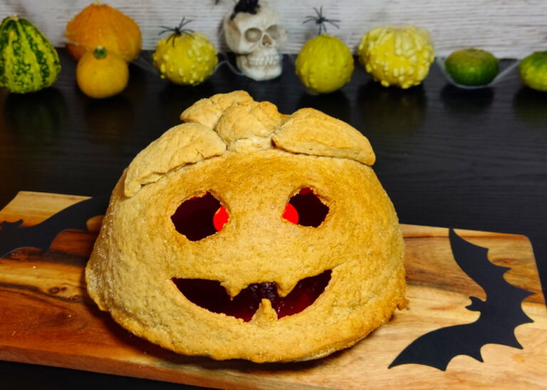 Malinowy koszmar: Ciasto, które Cię zafascynuje!